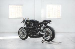 2018 Triumph Thruxton R by deBolex