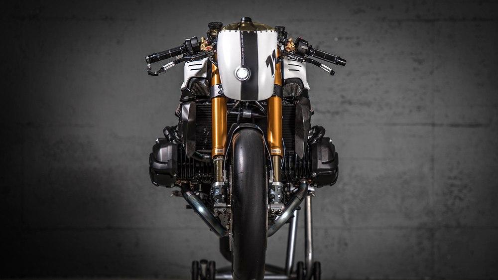 VTR Customs: гоночный кастом BMW R1200R White Venom NOS