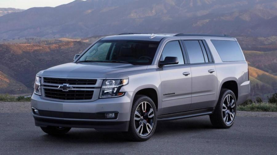 Chevrolet показал внедорожник Suburban с пакетом RST Performance Package
