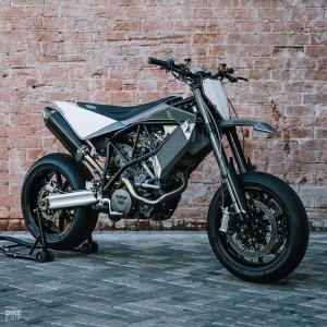 2005 KTM 950SMR by Hazan Motorworks