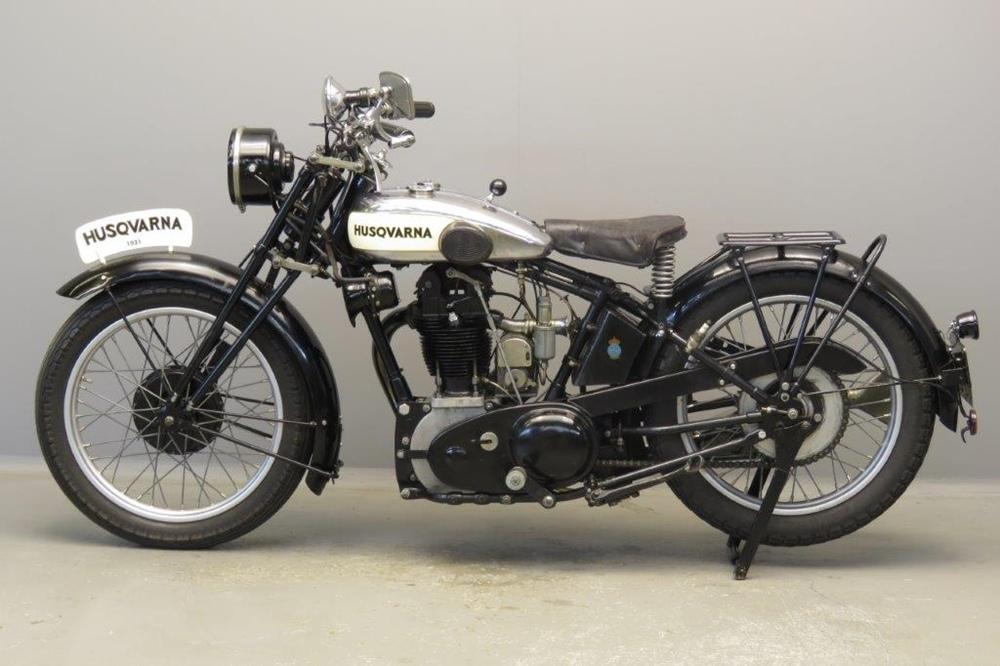 Старинный мотоцикл Husqvarna 50TVA 1931 года