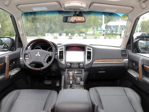 2018 Mitsubishi Pajero