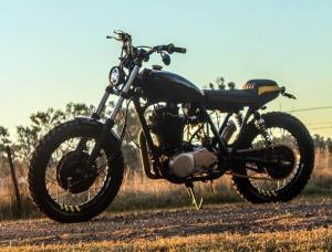 Purpose Built Moto: скрэмблер Yamaha SR400