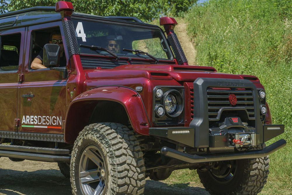 Бывший глава Lotus построил «идеальный» Defender