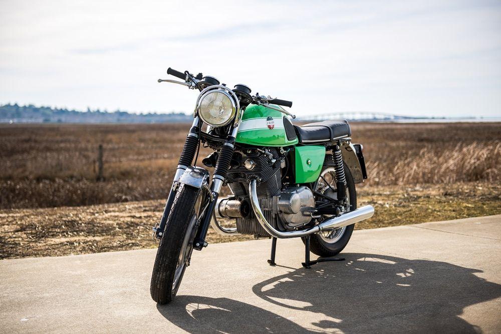 Восстановленный мотоцикл Laverda GT 750