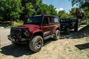 2018 Land Rover Defender 110 by Ares Design