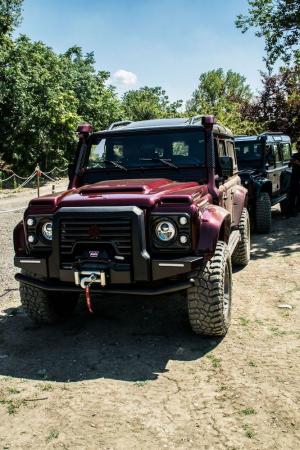 2018 Land Rover Defender 110 by Ares Design