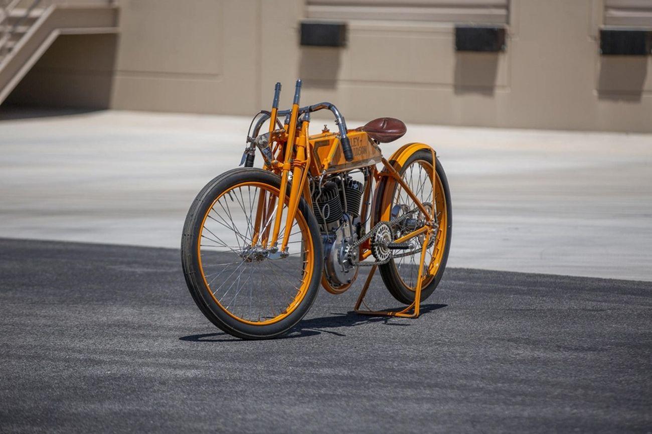 Отреставрированный ретро гоночный байк Harley-Davidson 11K