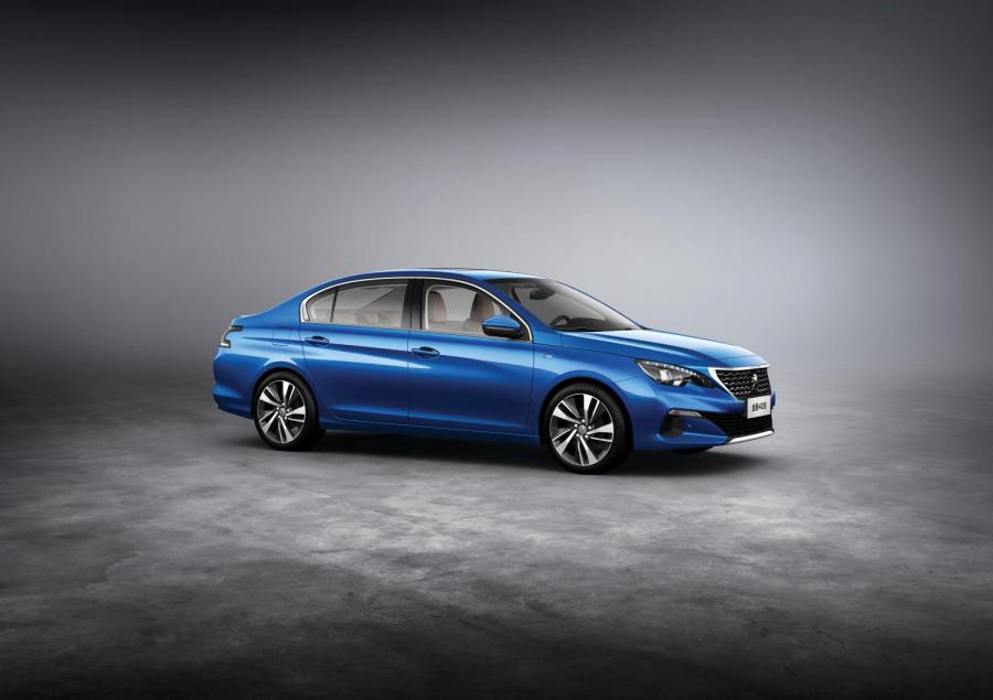 Peugeot обновила седан 408