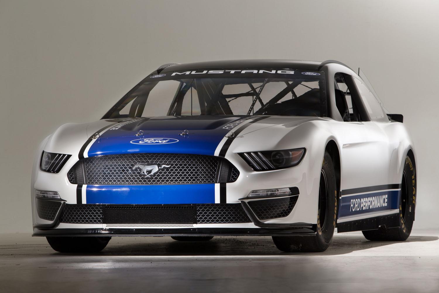 Ford NASCAR Mustang 2019 год