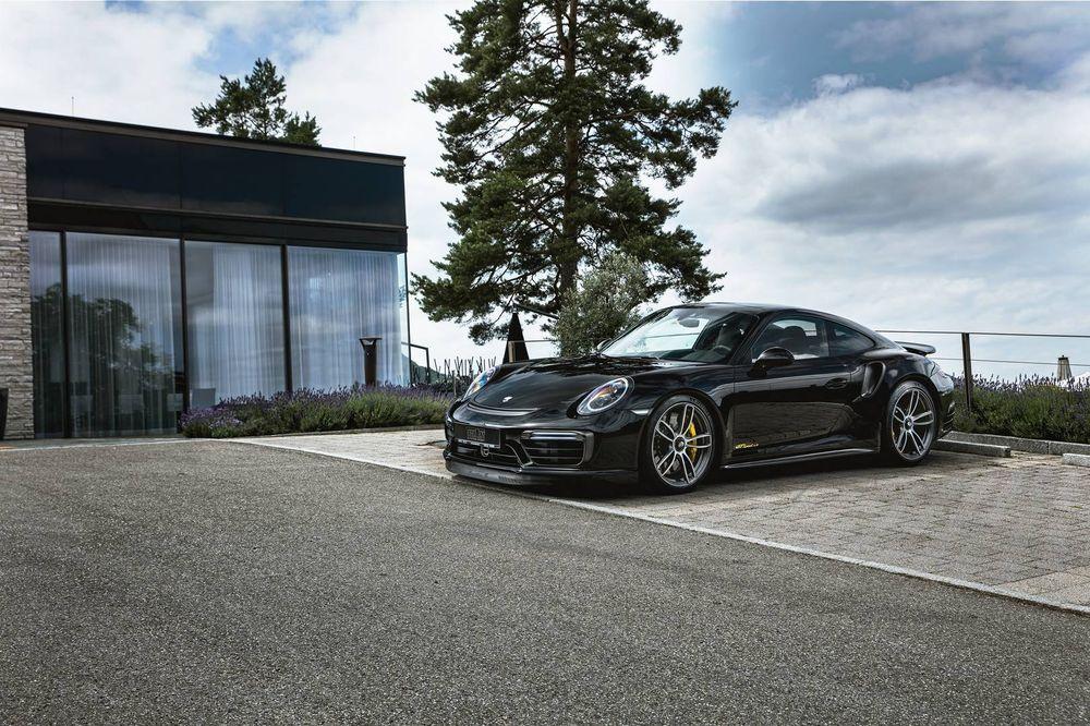 Спорткар Porsche 911 Turbo S «прокачали» в ателье TechArt