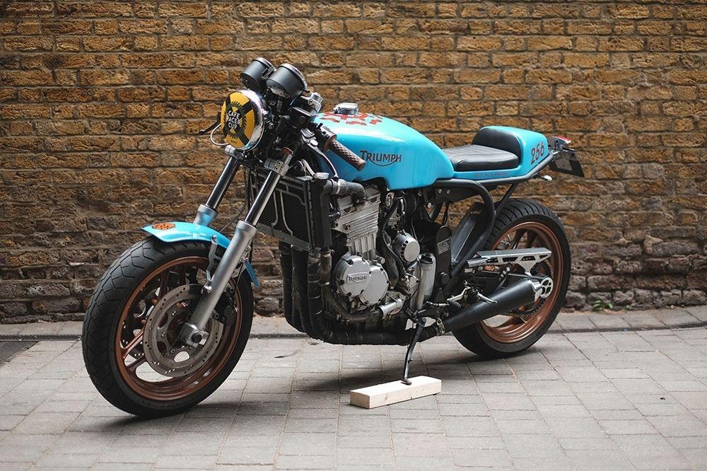 Кафе рейсер Triumph Trophy