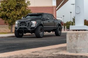Тюнеры из EVS Motors превратили пикап Ford F-250 в "модель"