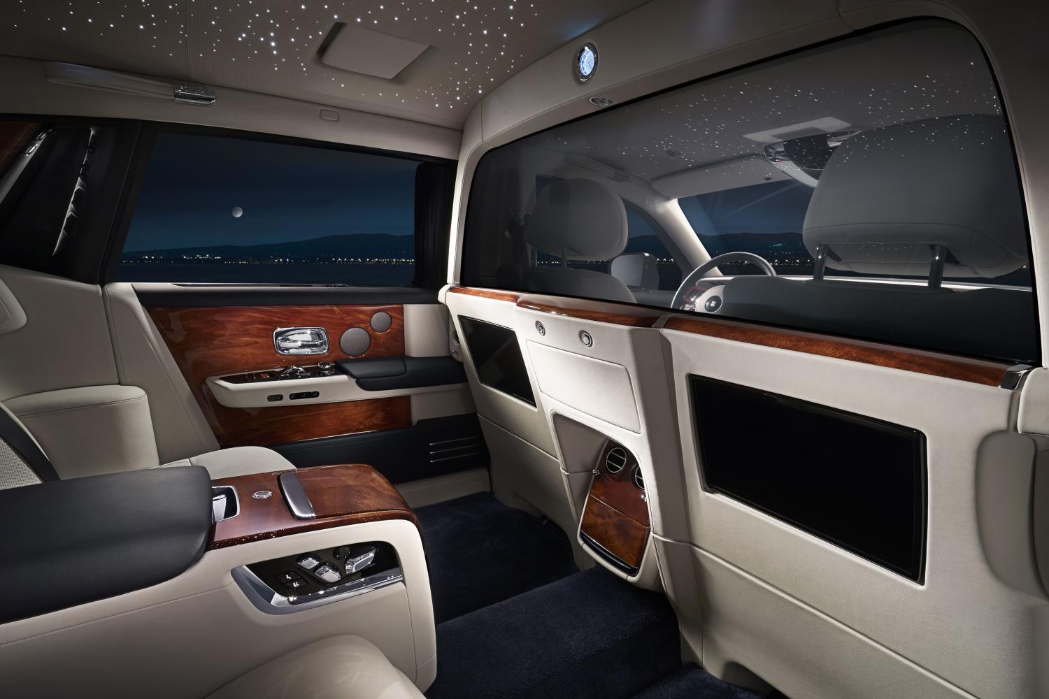 Rolls Royce Phantom 2020 салон