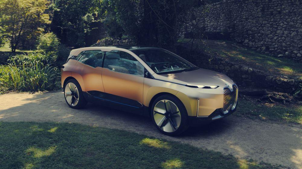 Раскрыта внешность электричеcкого кроссовера BMW iNEXT