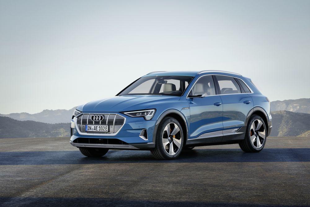 Audi представила электрический кроссовер e-tron