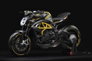 Лимитированные стритфайтеры MV Agusta Dragster 800 RR Pirelli