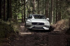 2018 Volvo V60 T5 Cross Country