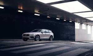 2018 Volvo V60 T5 Cross Country