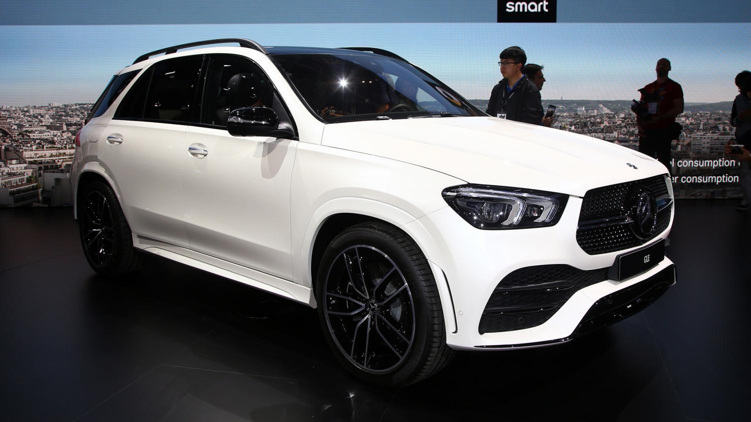 Mercedes-Benz показал в Париже GLE нового поколения