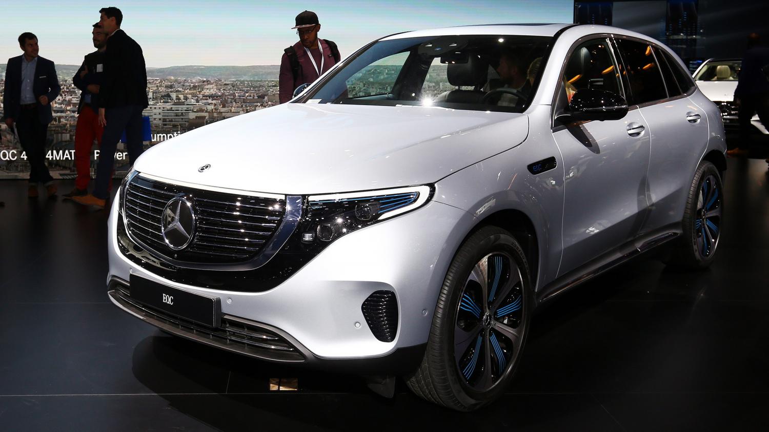 Новый кроссовер Mercedes: два электродвигателя и полный привод