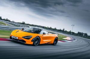 У суперкара McLaren 720S появилась облегченная версия для трека