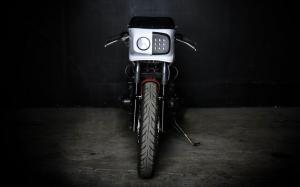 2018 Kawasaki GPz550 by Oil, Sweat & Gears