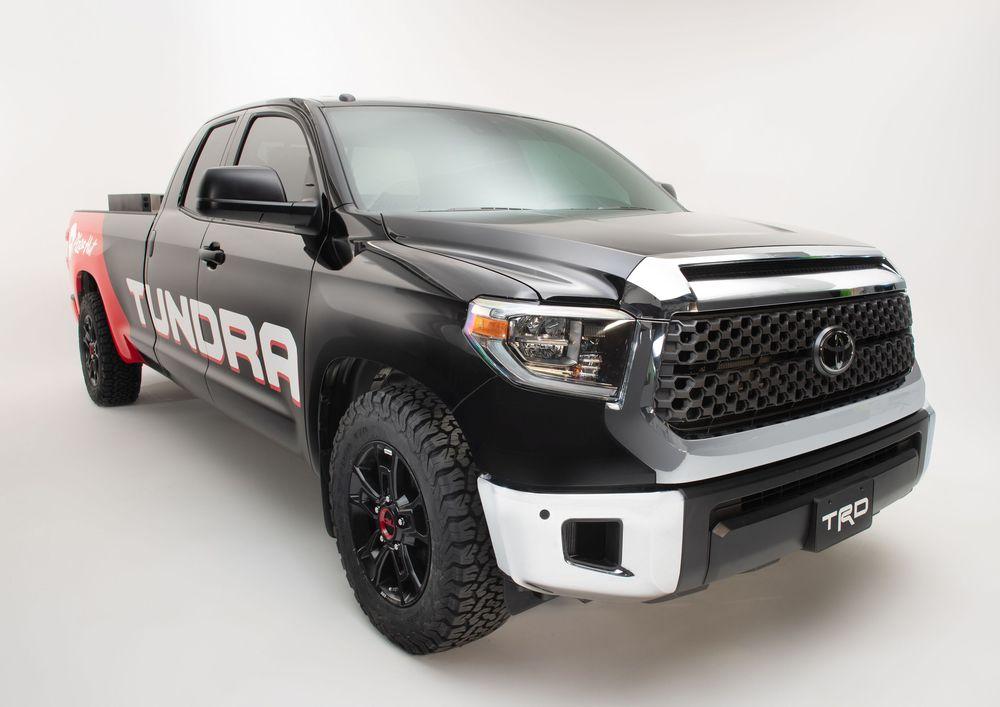 Пикап Toyota Tundra стал мобильной пиццерией