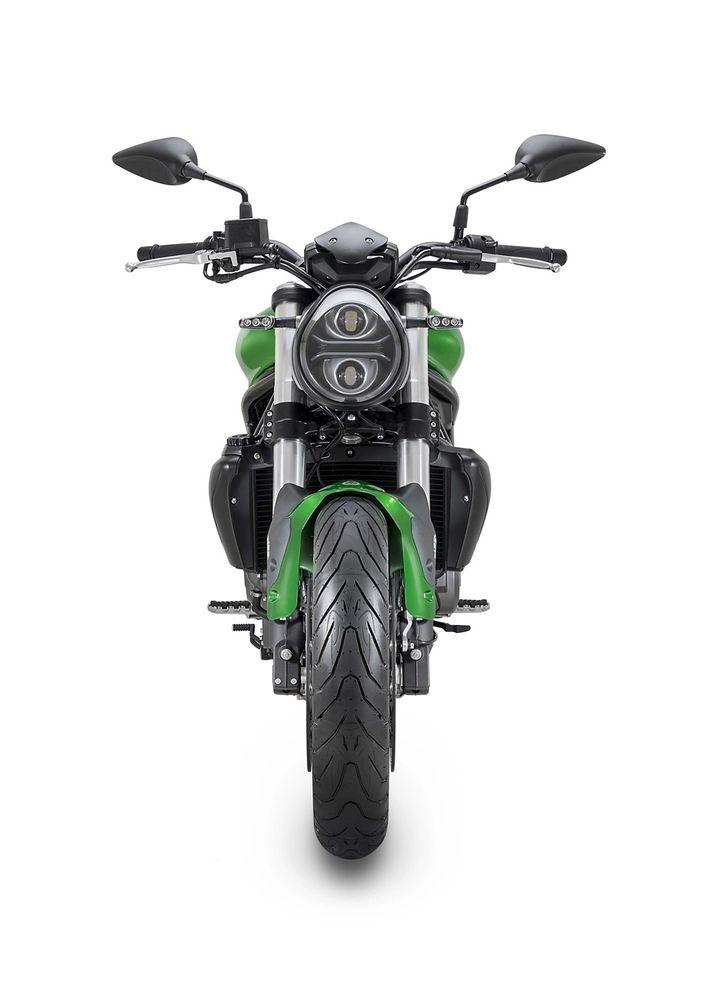 Benelli 752s. Benelli 752. Benelli 752s 2020. Benelli 752s высота по седлу.