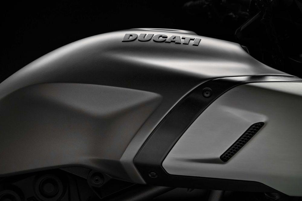 Слайдеры Ducati Diavel