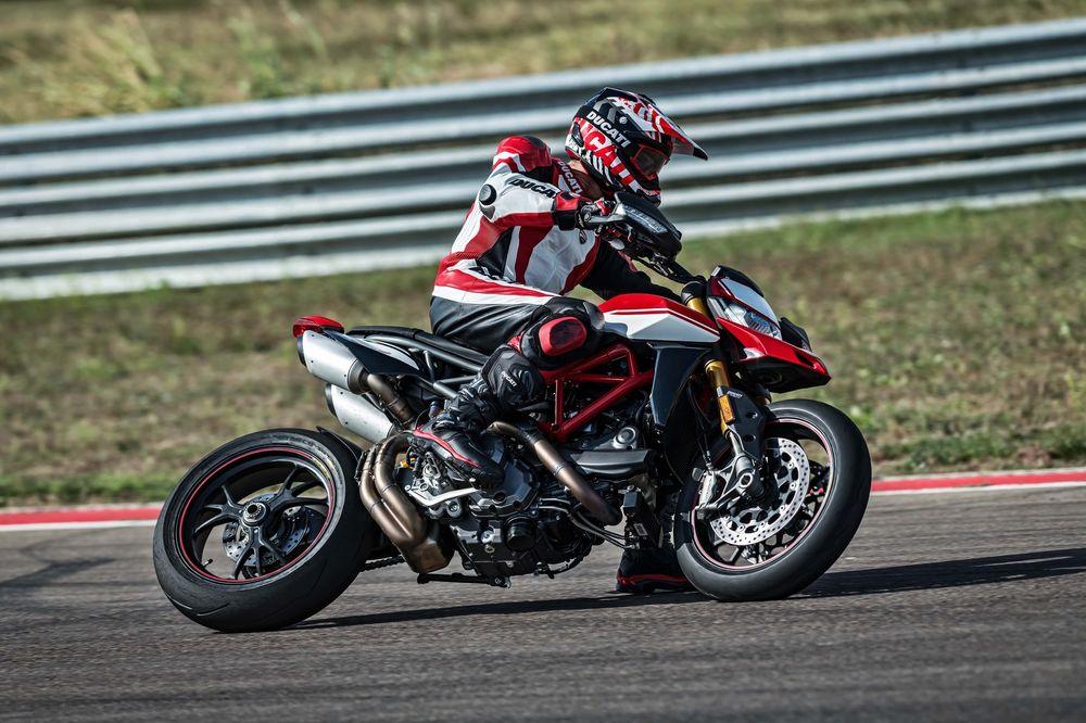 Мотоцикл Ducati Hypermotard 950