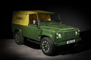 В магазине одежды за четыре дня был собран Land Rover Classic 