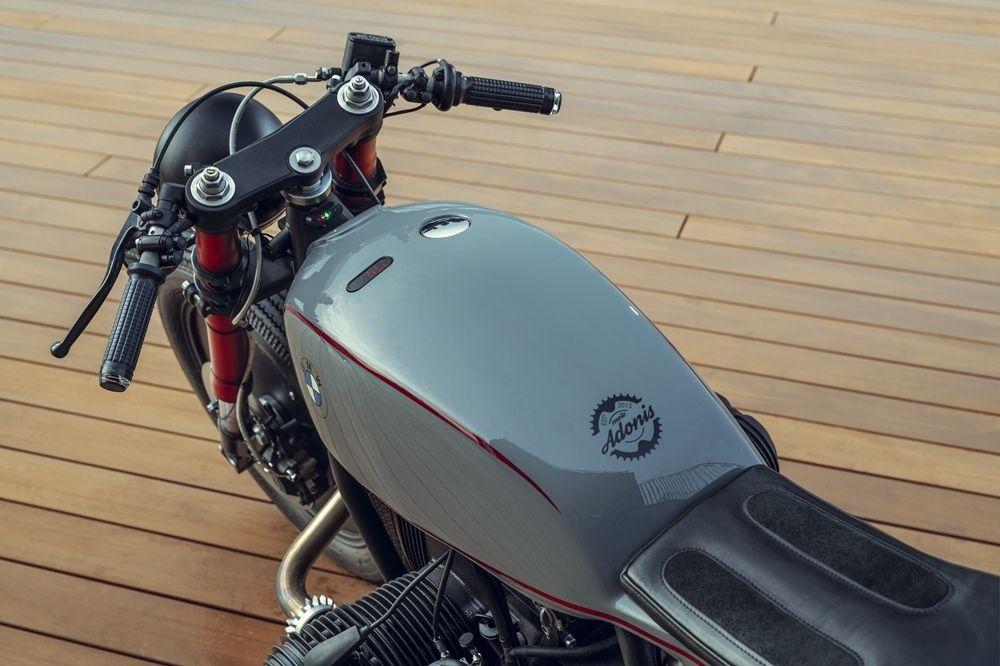 Moto Adonis: кафе рейсер BMW R80RT