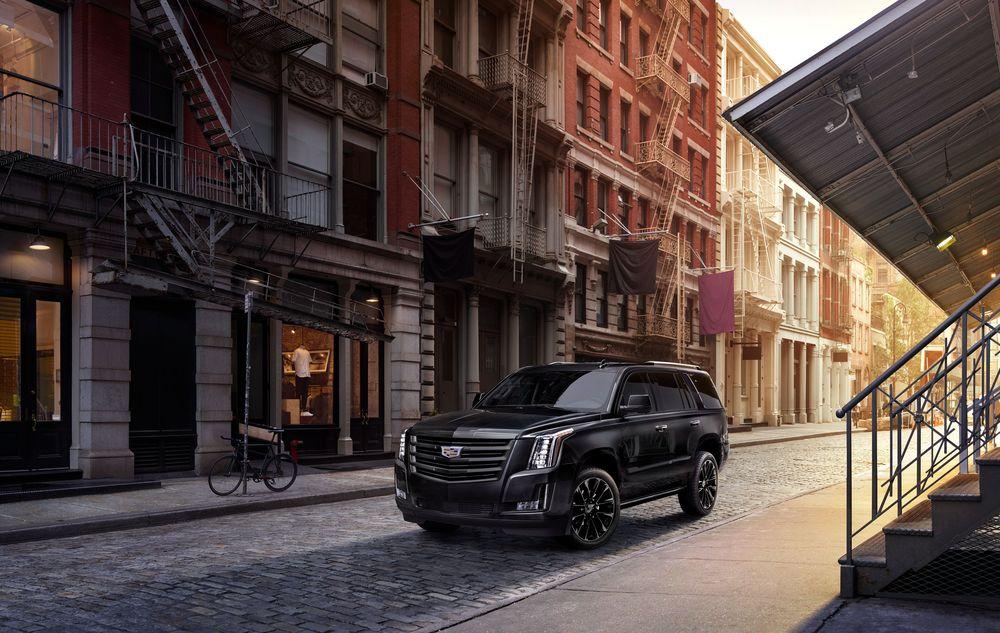 Дебютный спортивный выпуск Cadillac Escalade выглядит достойно