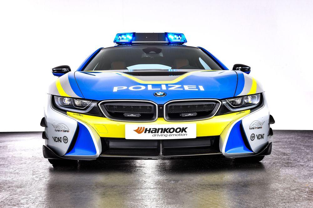 Гибрид BMW i8 стал патрульной машиной