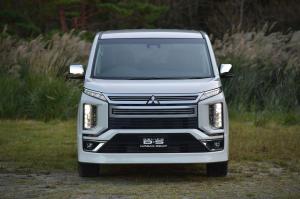 2018 Mitsubishi Delica D:5 Urban Gear