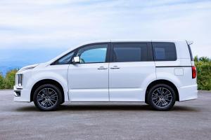 2018 Mitsubishi Delica D:5 Urban Gear