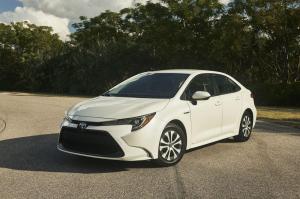 Новая Toyota Corolla стала гибридом