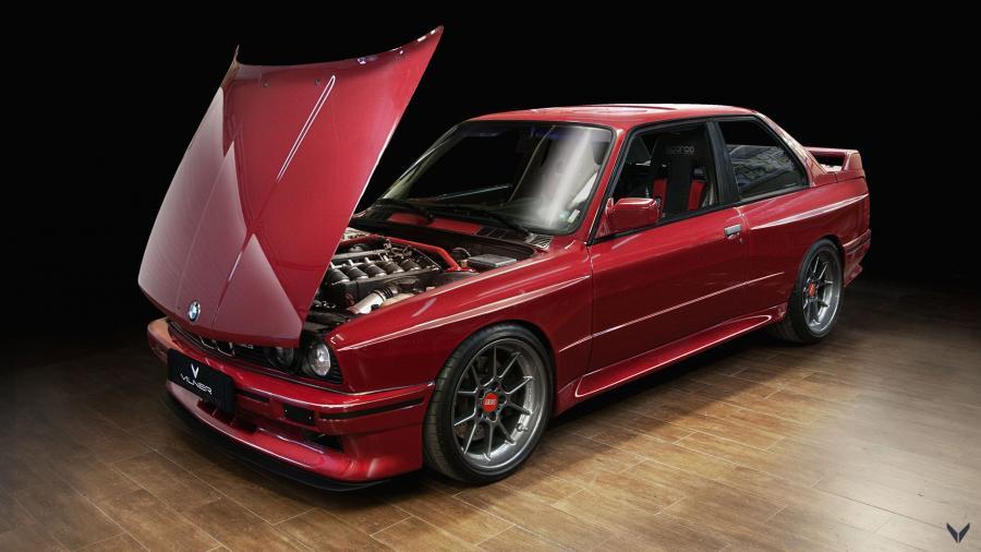 Болгарское ателье построило BMW M3 с салоном в стиле Golf GTI