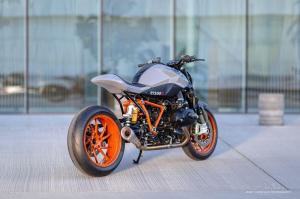 2015 BMW R1200R by Unique Custom Cycles