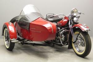 Старинный мотоцикл Harley-Davidson Model F Panhead 1948 с коляской