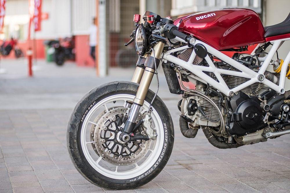 Ducati Monster 1100 EVO. Ducati Monster Cafe Racer. Ducati Monster 1100 EVO выхлоп SC.