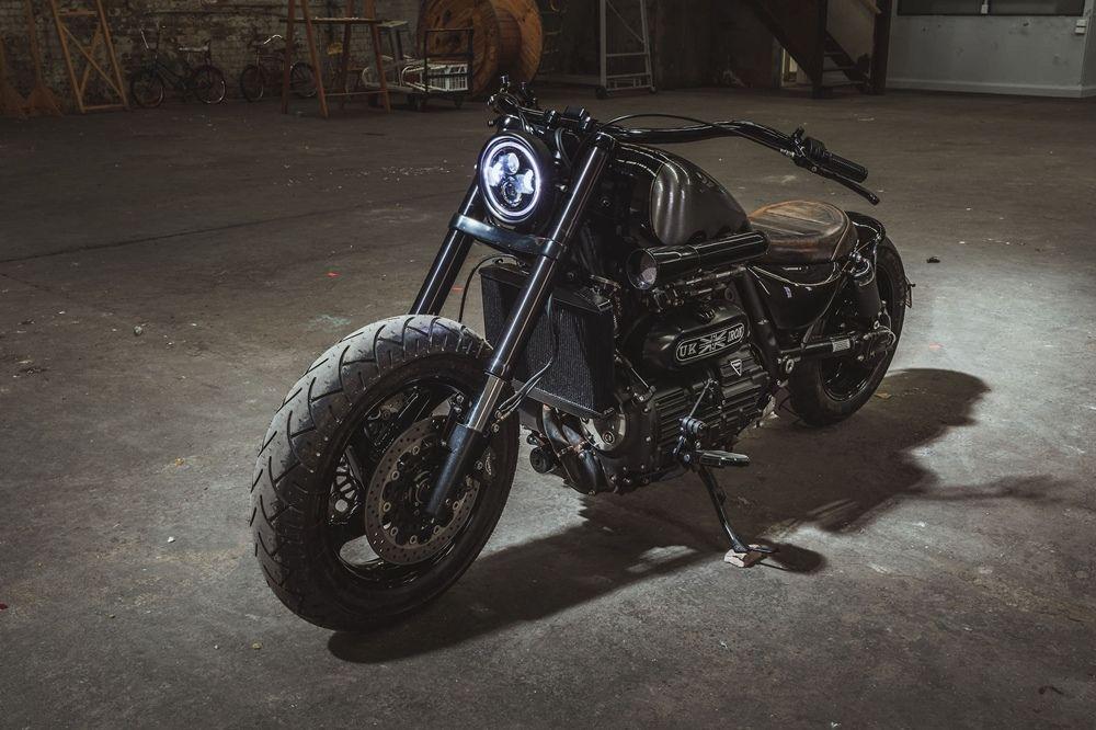 Gasoline Motor Co.: боббер Triumph Rocket III