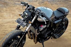 1998 Honda CB400 SF by Minority Customs