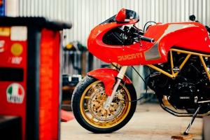 1994 Ducati 750SS by Unik Edition