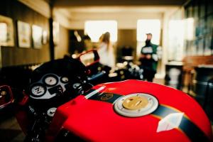 1994 Ducati 750SS by Unik Edition