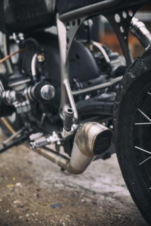 1990 BMW R100R by UFO Garage