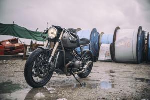 1990 BMW R100R by UFO Garage