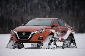 Экспериментальный Altima на гусеничной тяге от Nissan