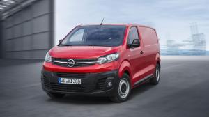 Демонстрация очередной модели фургона Opel Vivaro